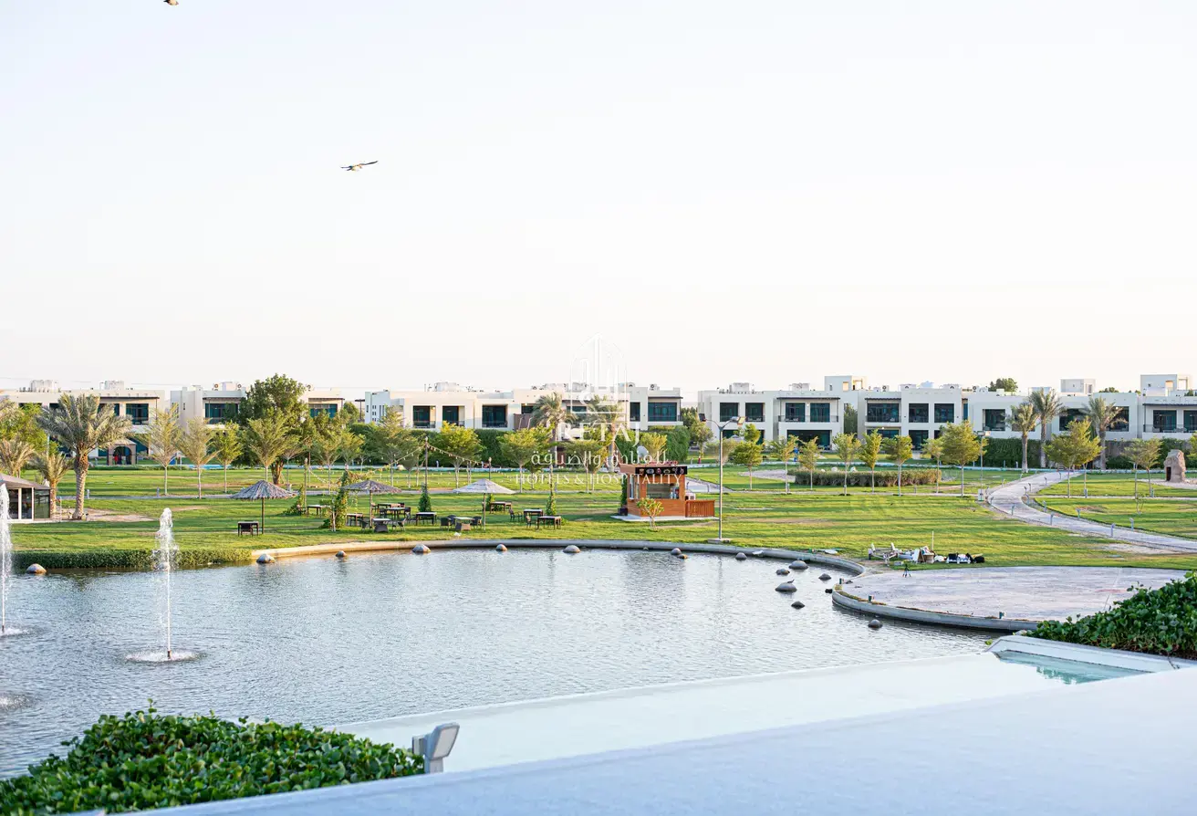 Appartement 1 chambre à louer à Salwa Road, en étage supérieur, dans un complexe hôtelier 5 étoiles