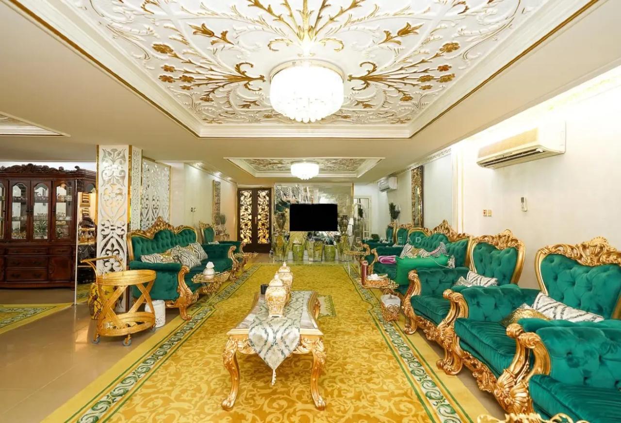 Villa 5 chambres avec chambre de service à vendre à Al Wakrah