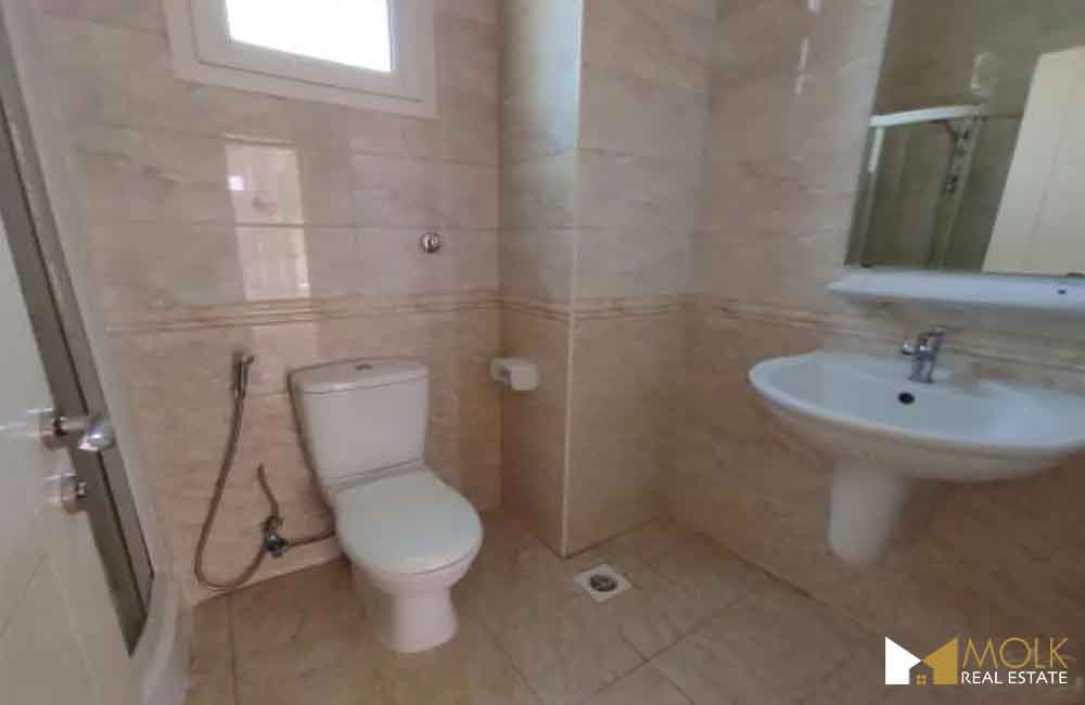 Villa familiale non meublée de 6 chambres à Al Kheesa