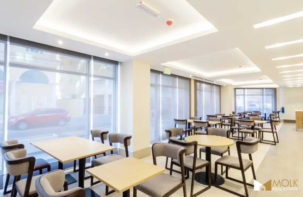 Café - Tout neuf | Entièrement équipé | Terrasse extérieure