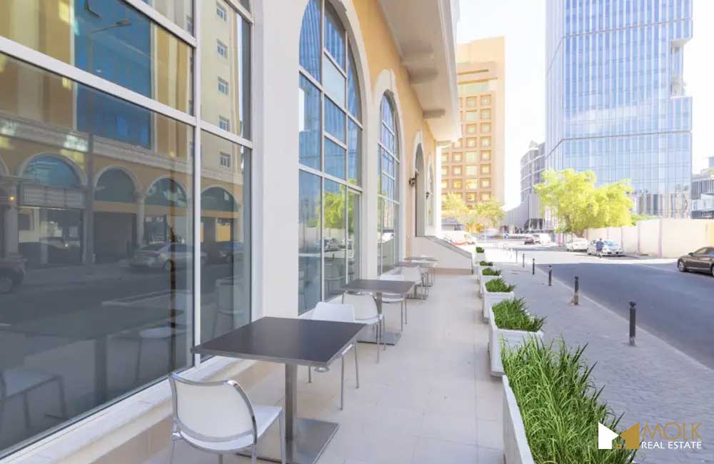 Café - Tout neuf | Entièrement équipé | Terrasse extérieure