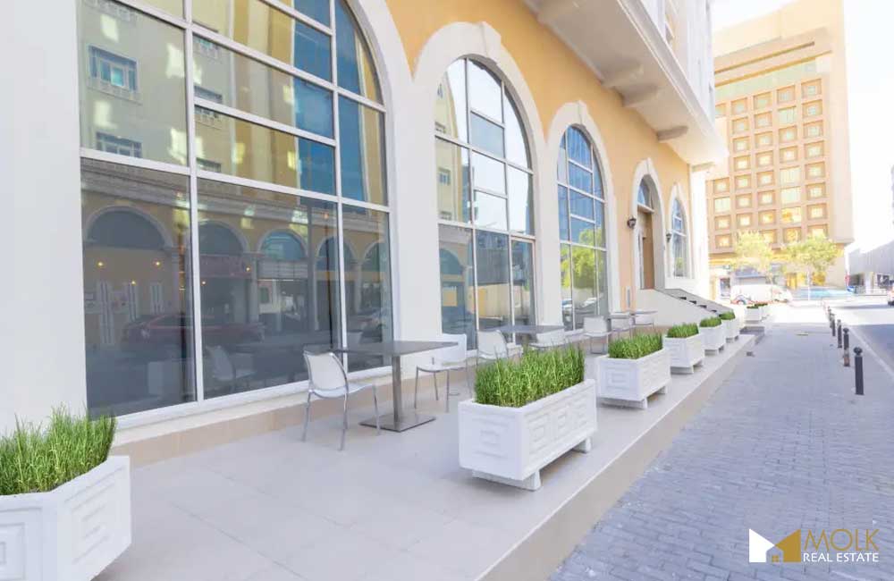 Café - Tout neuf | Entièrement équipé | Terrasse extérieure