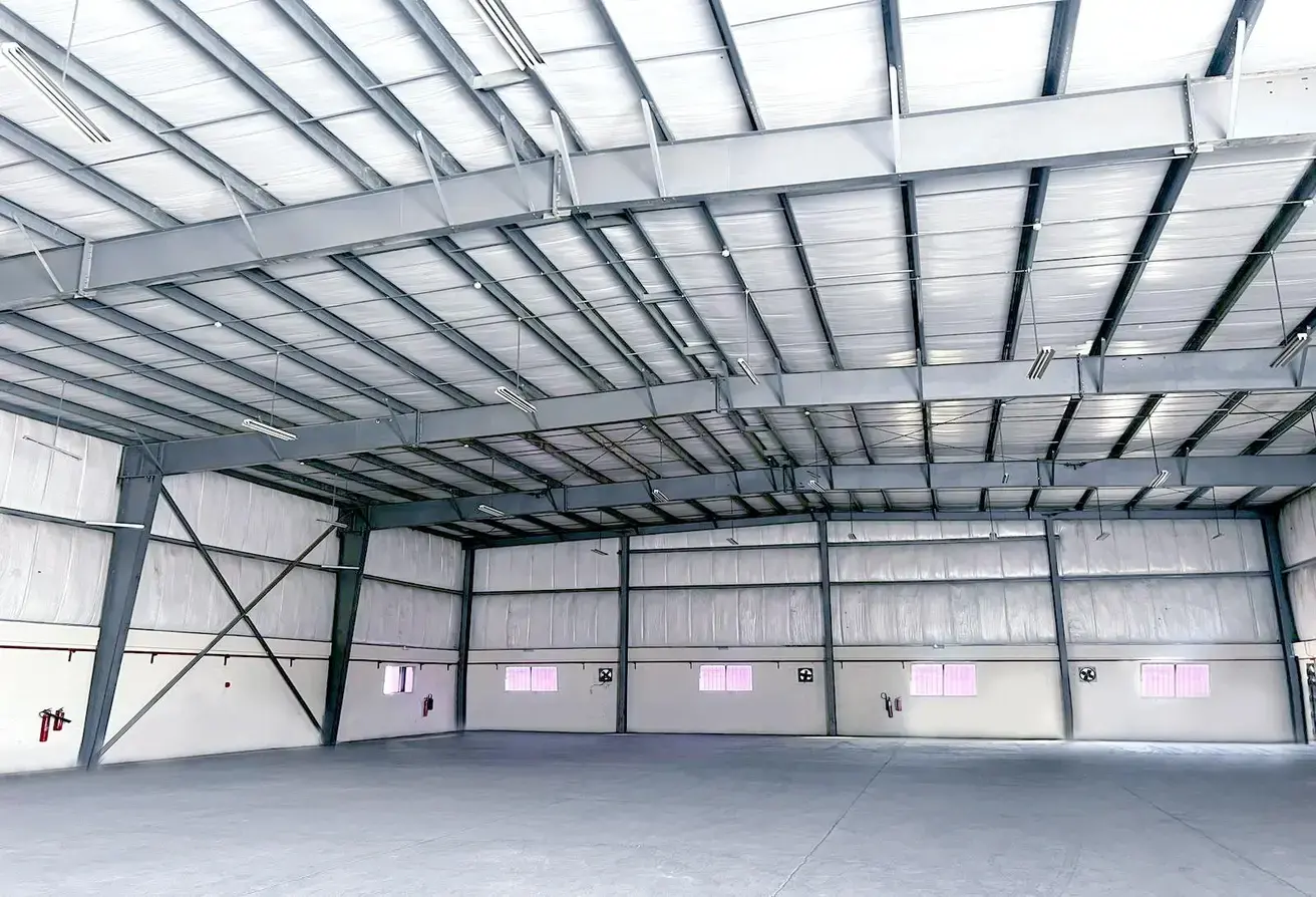 Entrepôt exclusif à louer dans la zone industrielle d'Al Rayaan