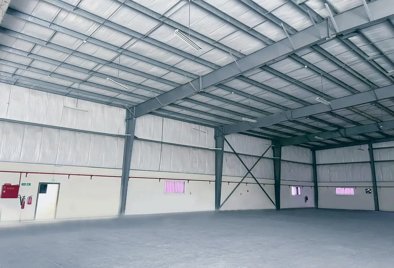 Entrepôt exclusif à louer dans la zone industrielle d'Al Rayaan