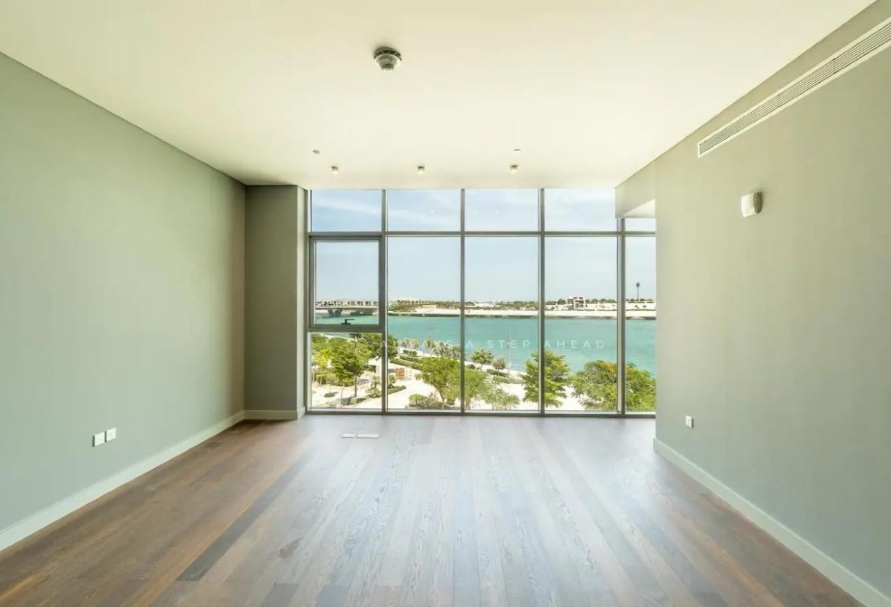 Maison de ville prête à emménager avec vue sur la mer à Lusail Marina